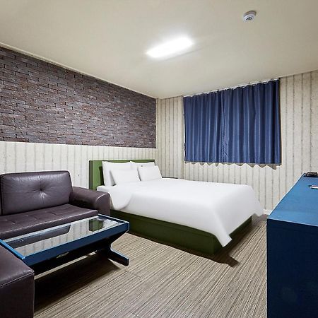 Galleria Hotel Suwon Exterior photo